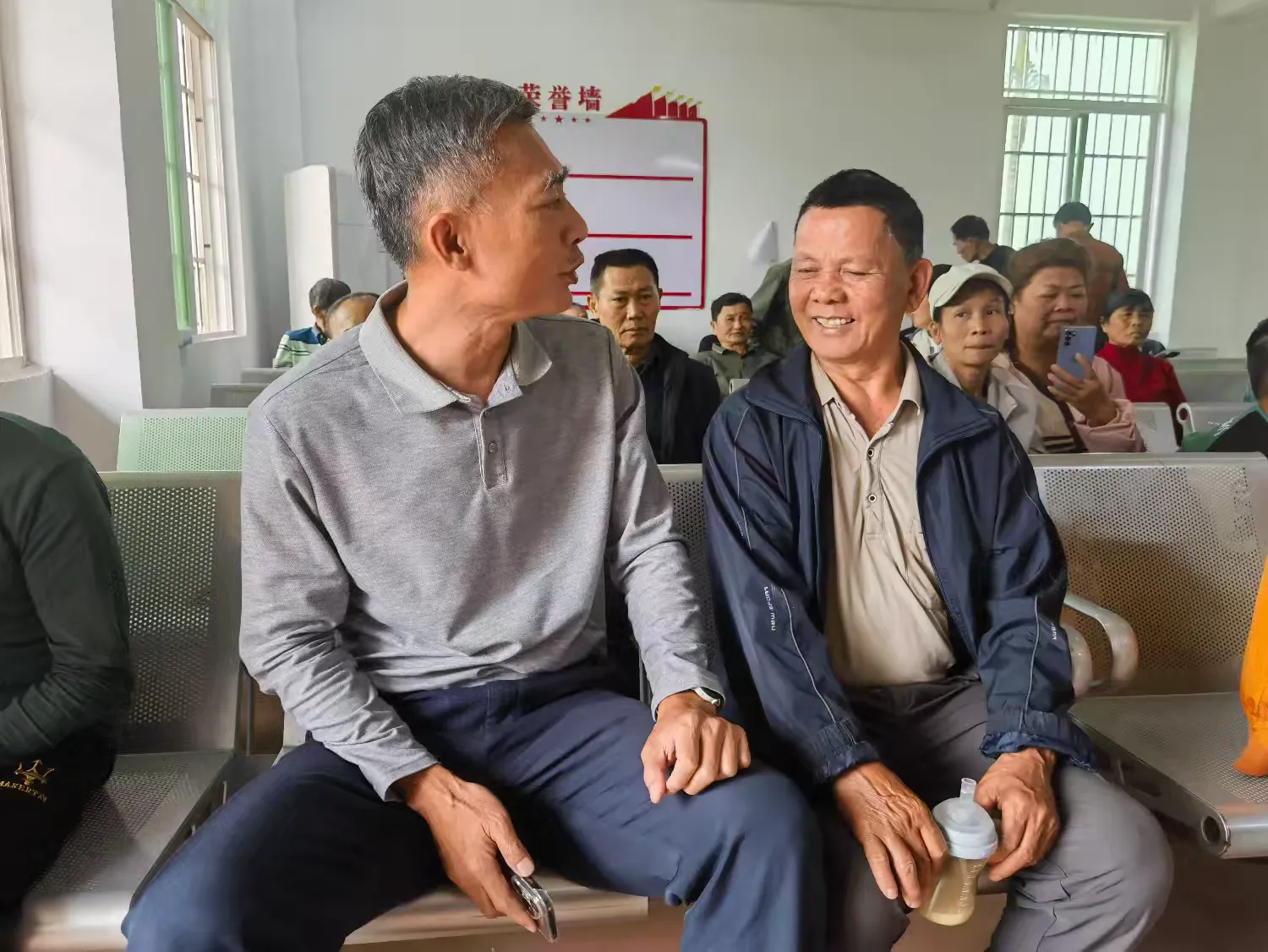 市環(huán)發(fā)公司深入青云村開展2026年元旦春節(jié)期間走訪慰問送溫暖活動(圖4) 市環(huán)發(fā)公司深入青云村開展2026年元旦春節(jié)期間走訪慰問送溫暖活動(圖4)