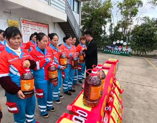 市環(huán)發(fā)公司開(kāi)展2026年春節(jié)慰問(wèn)海口市一線環(huán)衛(wèi)工人活動(dòng)(圖7)